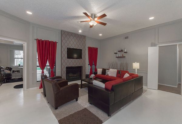1010 Main Street, Baytown, TX property photo