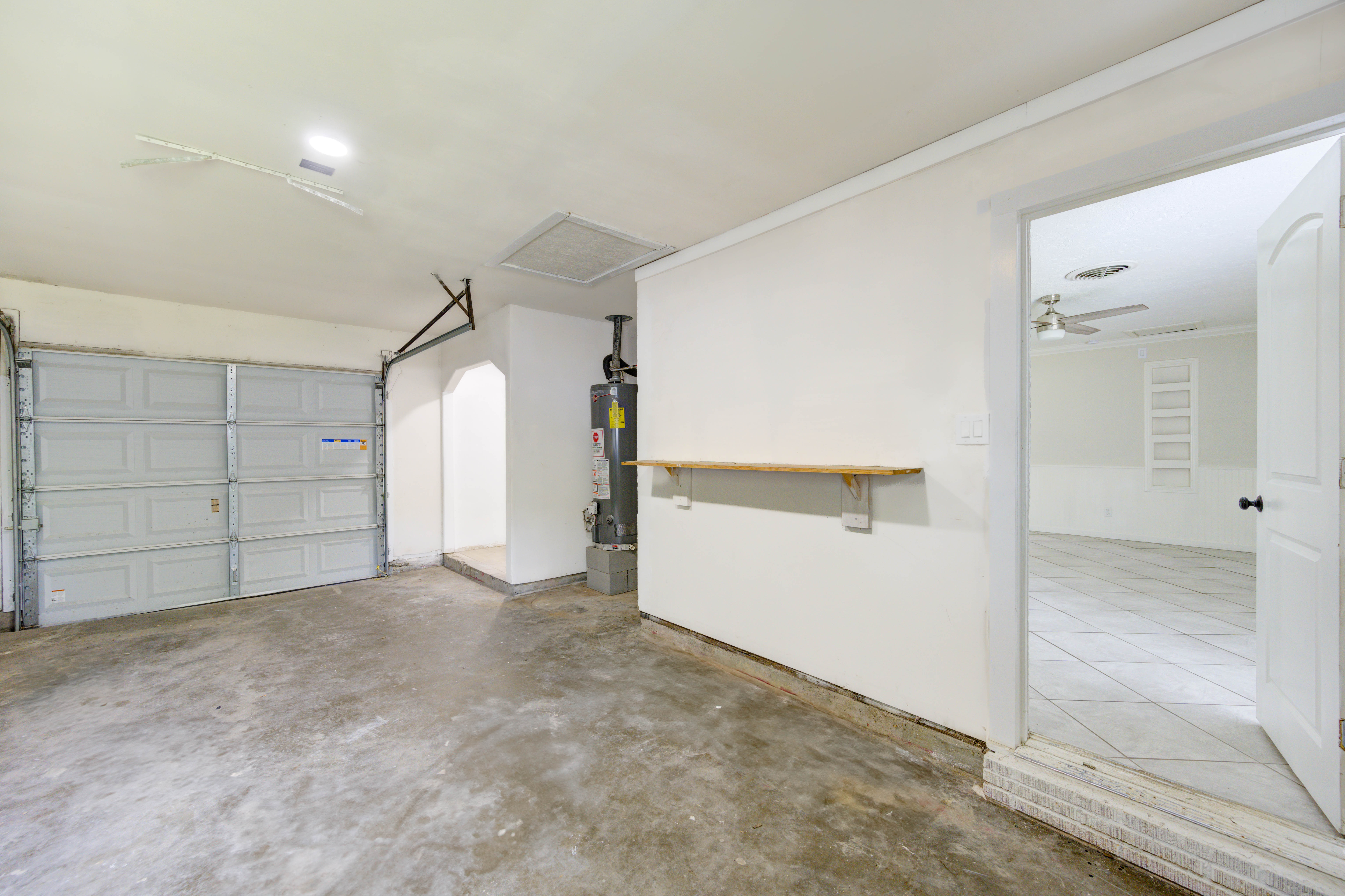Garage with direct access to the home