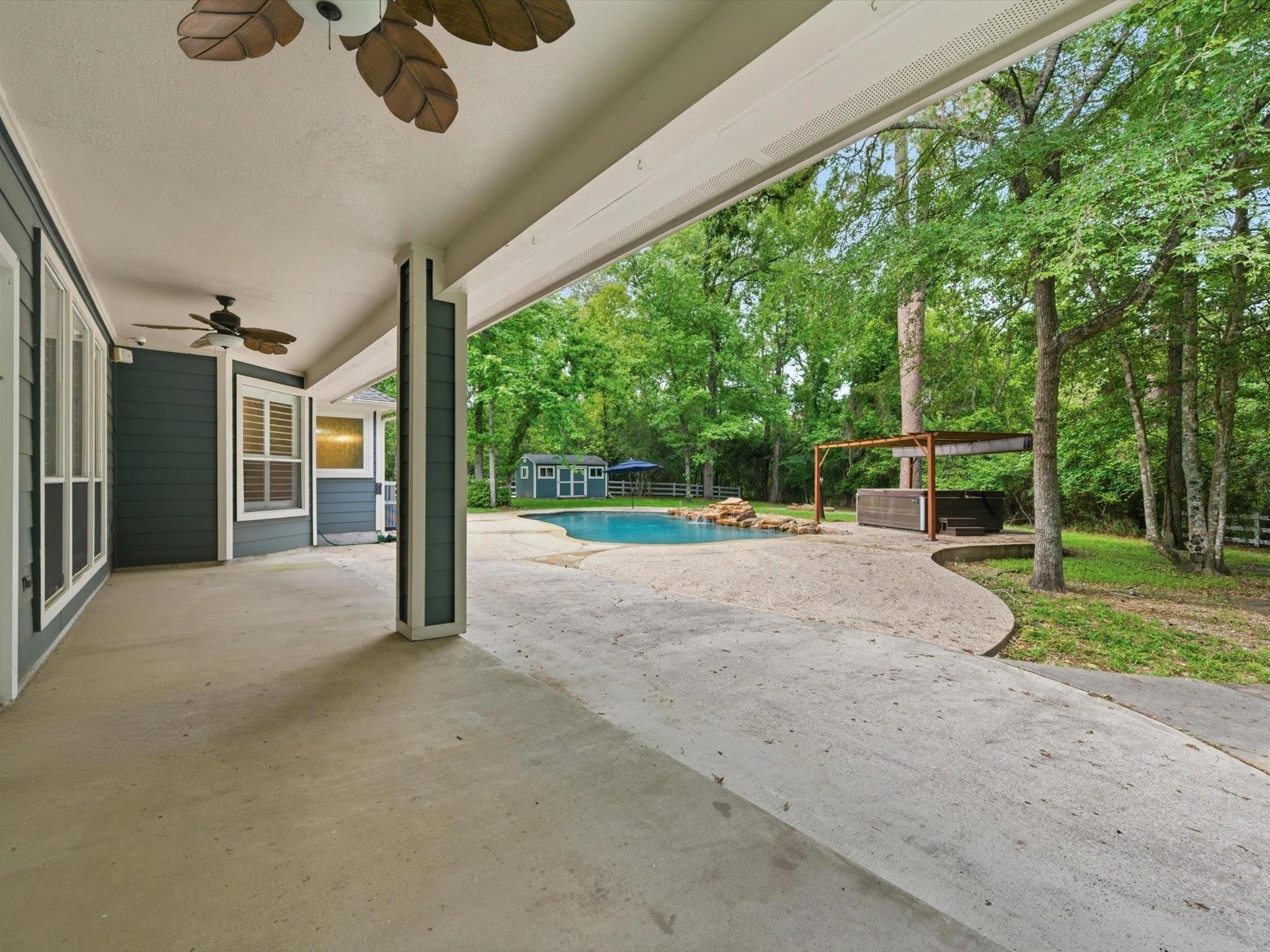 8710 Linn Lane, Magnolia, TX property photo